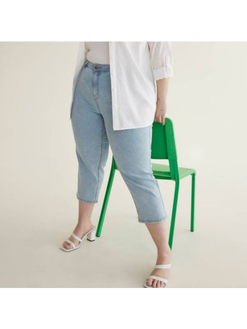 Penningtons Curvy Fit Denim Capri Light Wash Jeans d/C Plus Size 24 Stretch